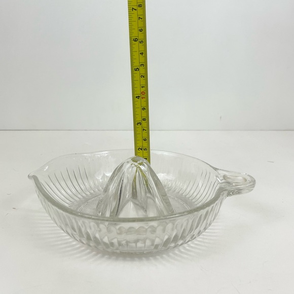 Vintage Hand Citrus Juicer Reamer Heavy Ribbed Clear Glass with Tab Handle - Picture 8 of 11